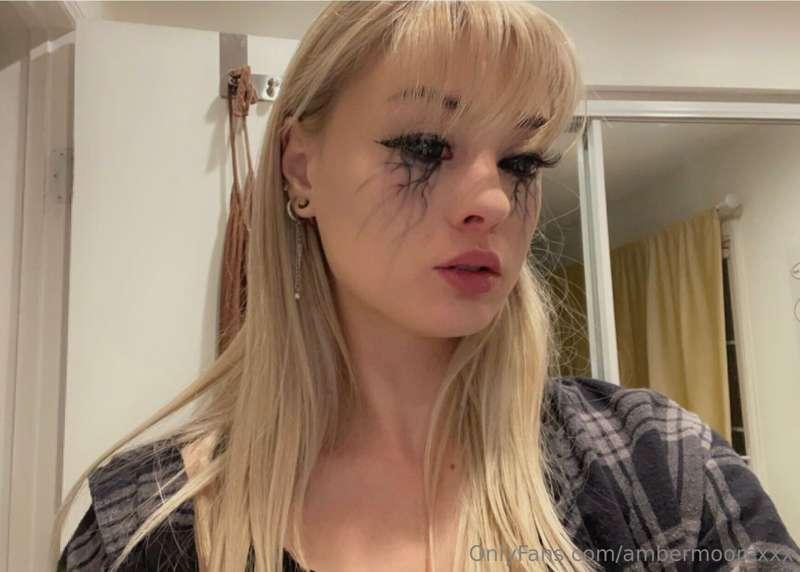 I was a demon for Halloween 🖤