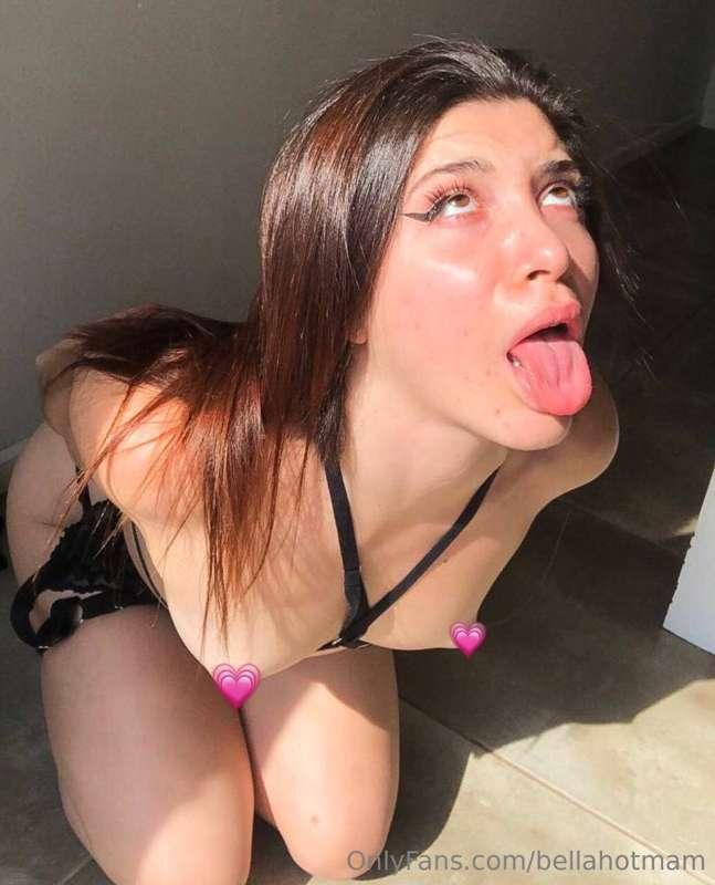 your new favorite naughty fitness girl 🔥 @bellalexia 🔥 do u ..