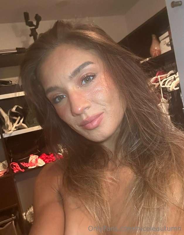 Hiiii 💕 What is the best day for you to make it to my live s..