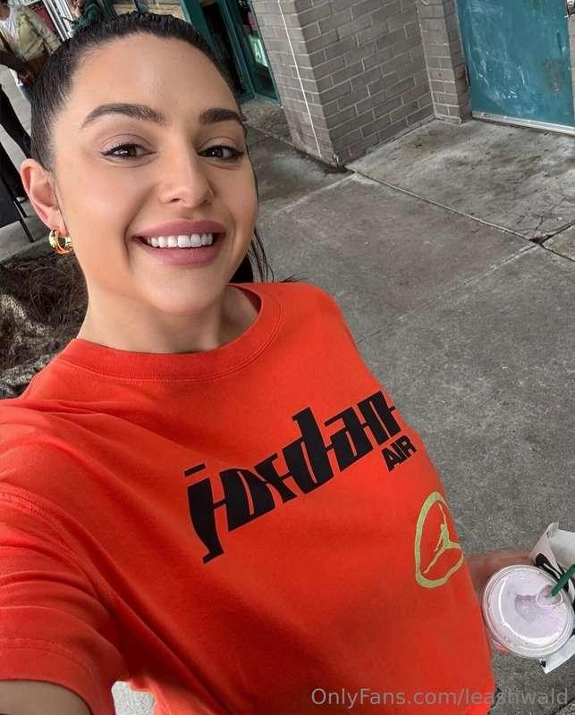 Coffee in hand 🥰 What’s your go to coffee order Babe? 