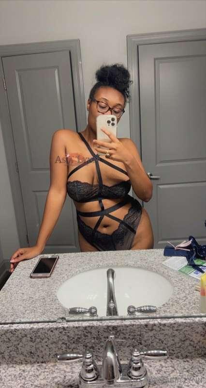 # a mirror selfie to remind you what you’re missing 😉
@xasia..