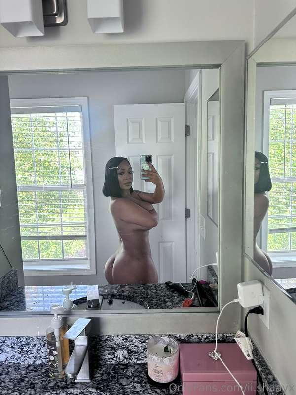 Wanna see the other pics… tip & receive a gift 👅😘