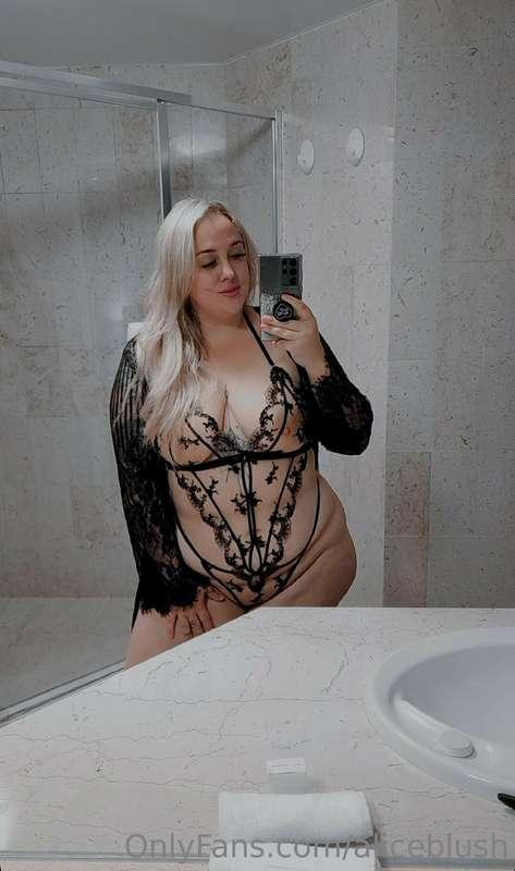 Black and lace, always love seeing the curves in tiny black ..