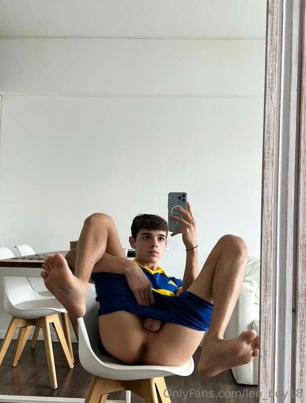 Wanna touch me? 😼