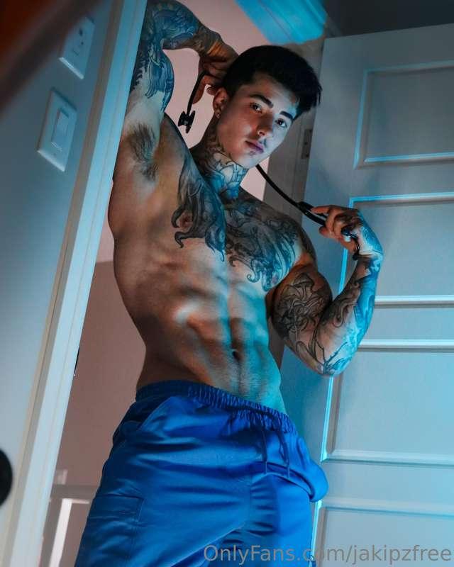 Check out my EXPLICIT content & watch nurse Jake cum all ove..