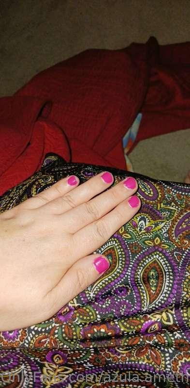 I painted my fingernails today.