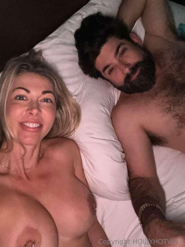 MILF Day, the Hotwife Way 💐A Hotwife & her proud Stag husban..