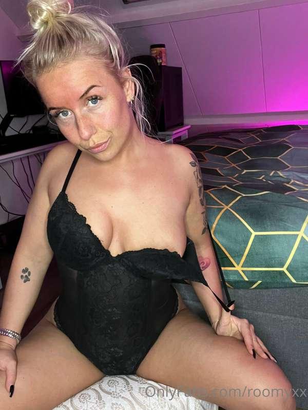 Fuck me eyes, goodnight 😘🖤