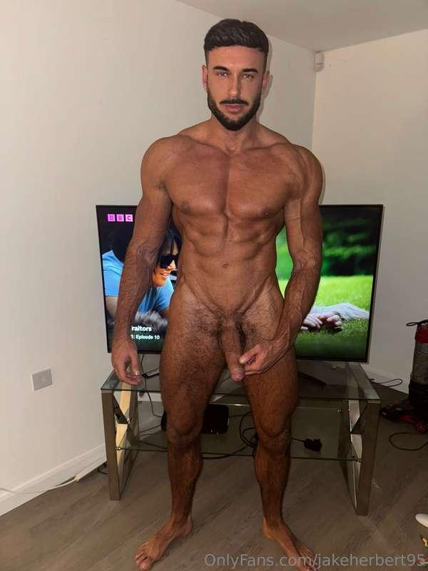 Tv or me 😏