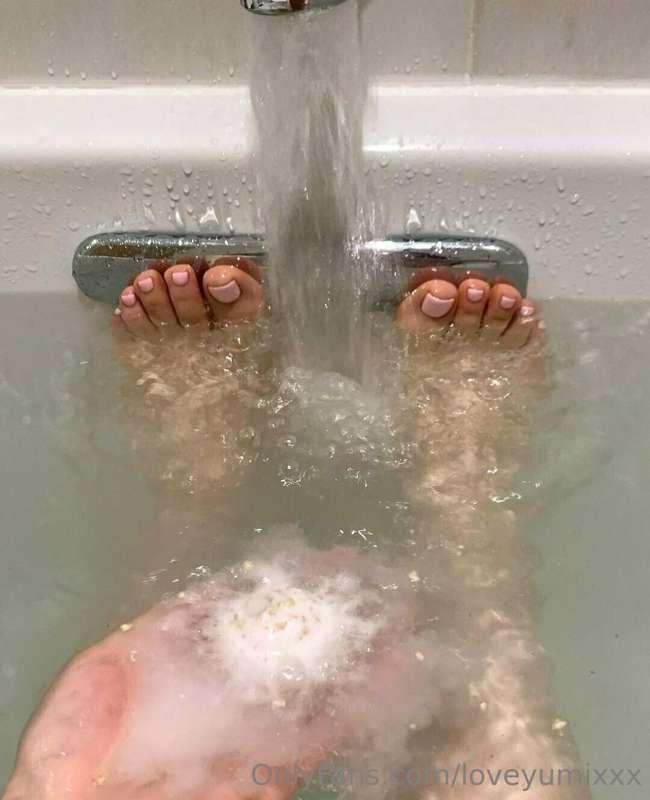 wanna join?  I love to use bathbomb🥰