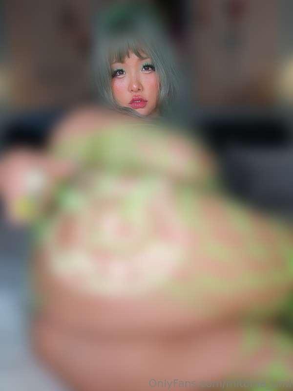 6~7pics set.This is a set of multiple photos, including an u..