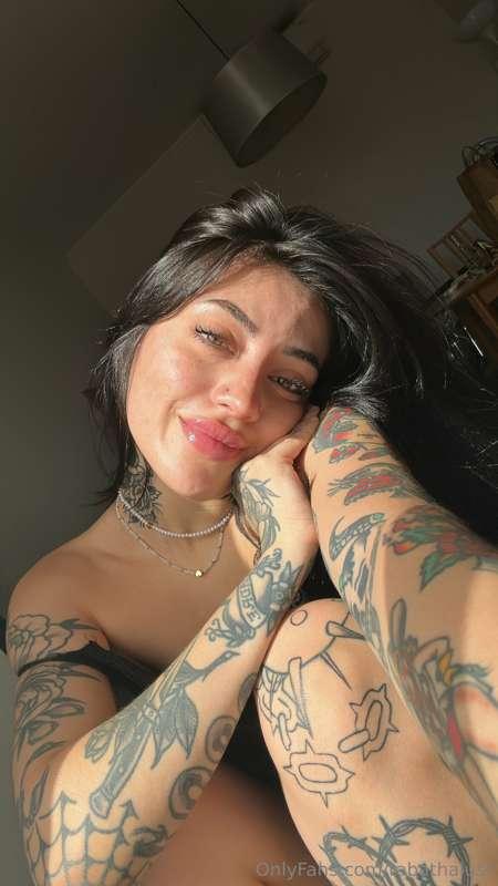 This is my face when I first wake up💋💋