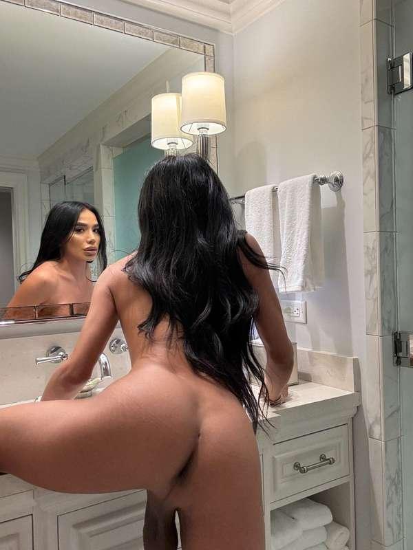 Eat it from the back?🫦