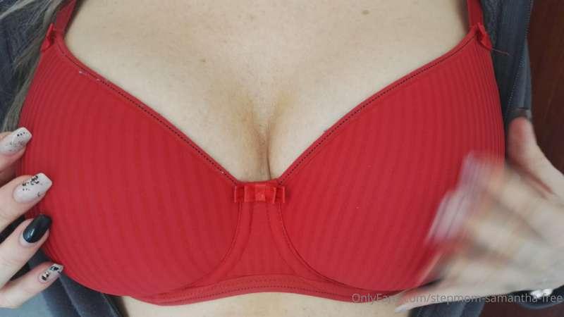 Im so horny right now 😉 I ve just been watching some of my v..