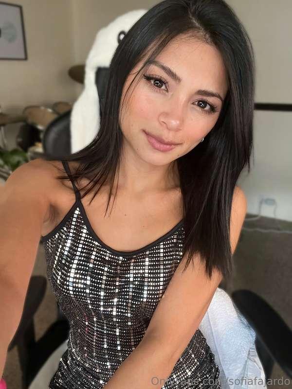 Love, I have a surprise for you!! It's in the chat 😈💋