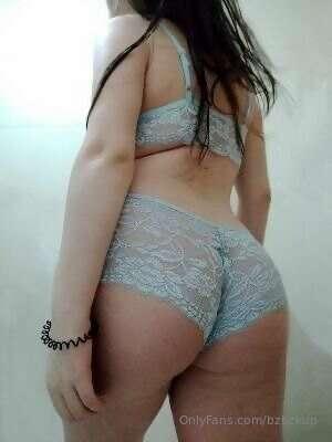🇺🇸; This is the cutest lingerie set I have 😽 It was a gift f..