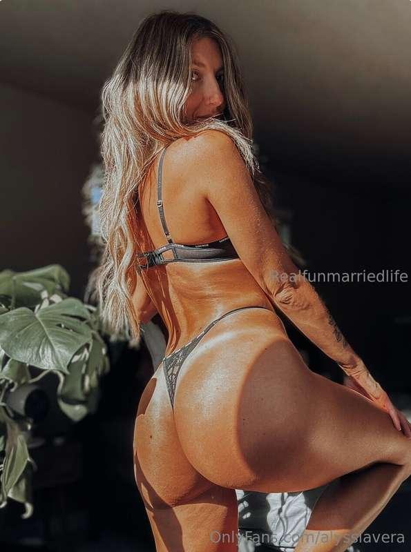 One of the hottest real couples on Onlyfans. They run their ..