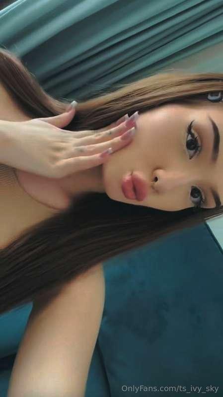 I like it when the shot comes out so bright and sensual 💕. E..