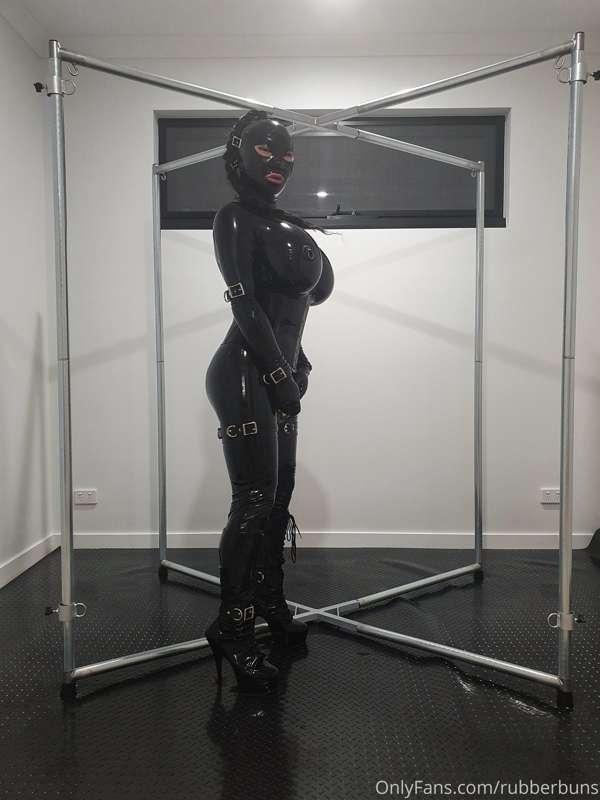 rubberbuns image #0