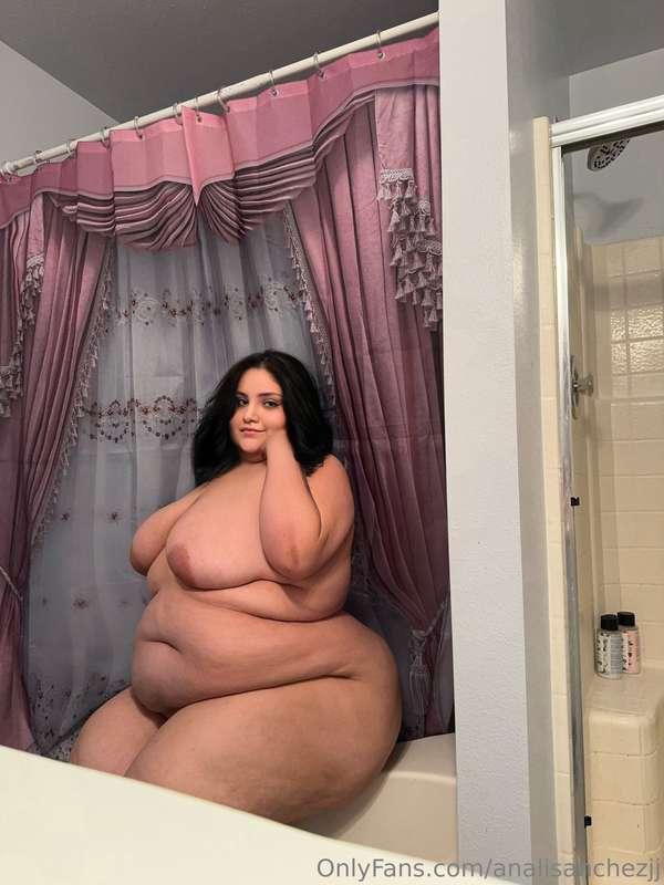 Come take a bath w me 😏