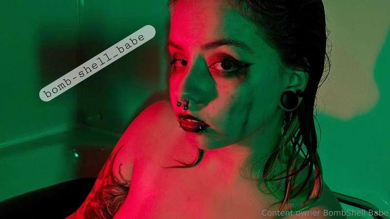 bomb-shell_babe image #0