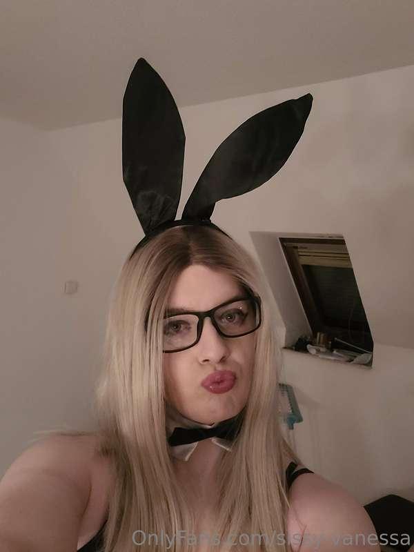 Happy Easter! Little Sissy Bunny is here to find your eggs 😝