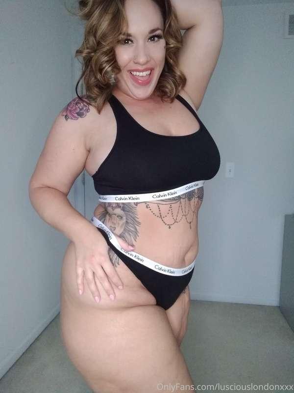 ABSOLUTELY LOVE THIS NEW CALVIN KLEIN SET!!! ENJOY!! 💋❤️