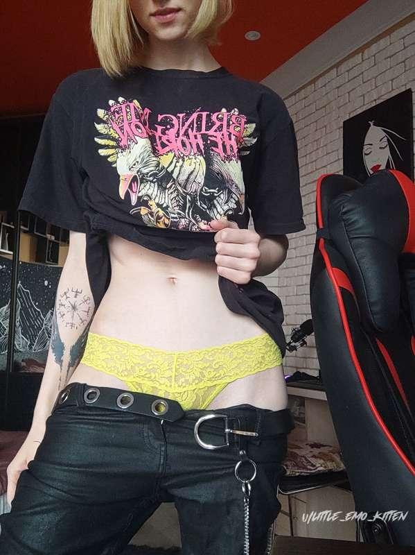 this BMTH t-shirt is like my favorite emo top, unfortunately..