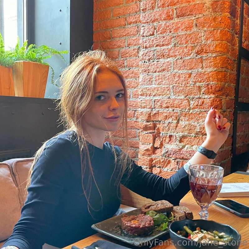 Had a great time with friends💕
I like to eat good food🖤😍