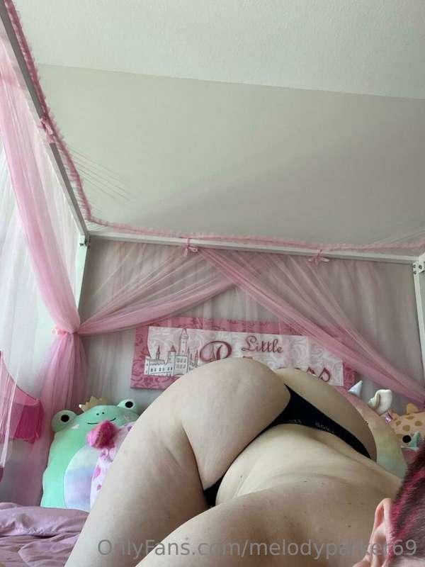 Face down, ass up… now come do something about it 😘