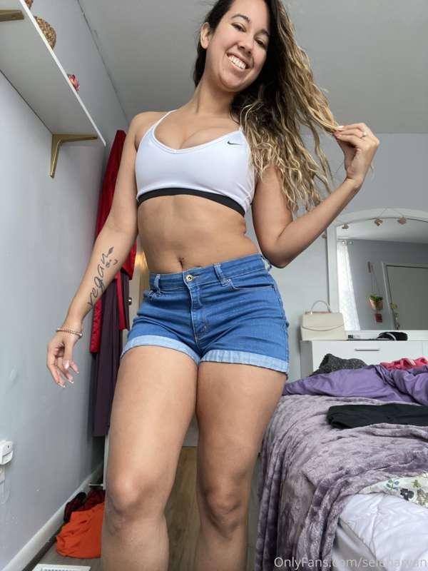 I'm that girl at the gym you fantasize about ;)
