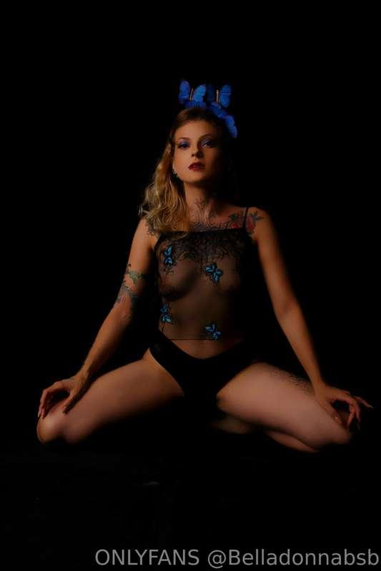 Live today!! Let’s play with my anal plug and pompoarism bal..