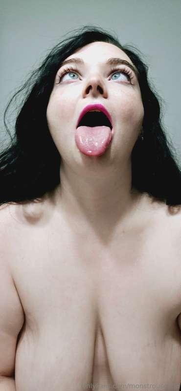UwU my tongue is such a pretty target for your massive load,..