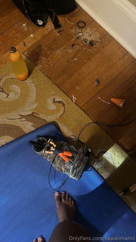 i’m so sad i just broke my fav lamp while working out :( if ..