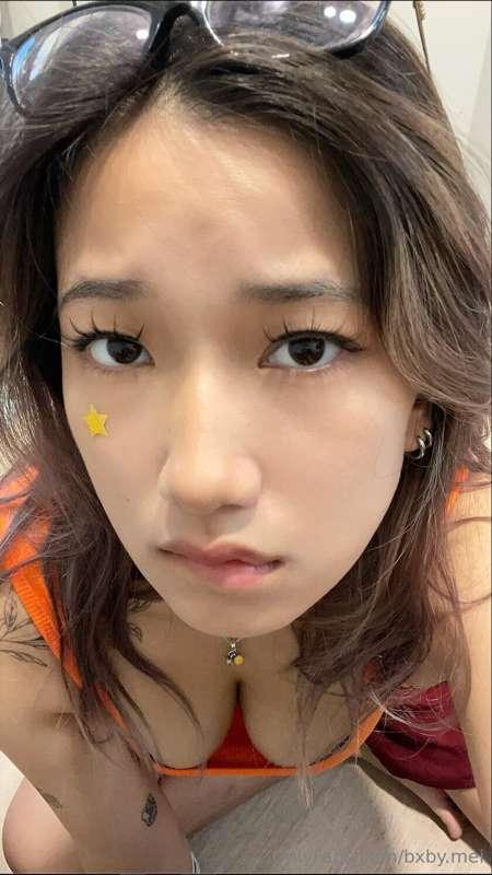 am I cute on the floor like this? 🩷