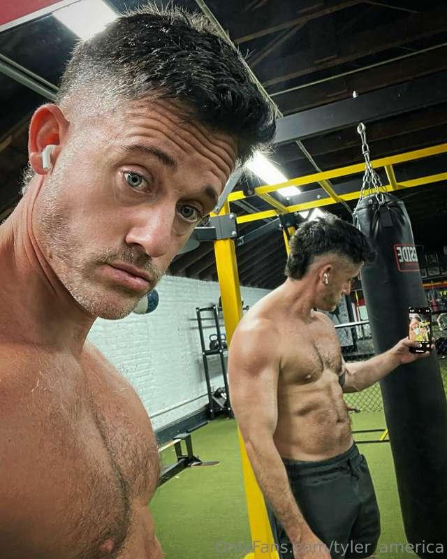 Show me how much you want me for Chri$tma$ 🎅🏼