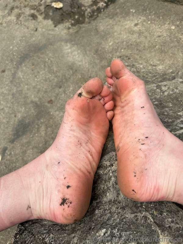 Dirty feet 👣