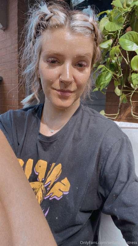 Happy sunday funday! I am a zombie today after working 11 ho..