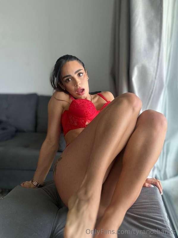 Why aren't you already in my DM's?🍒