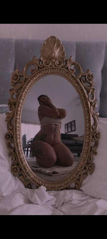 Today I want your tongue to be my throne.
Lie down and open ..