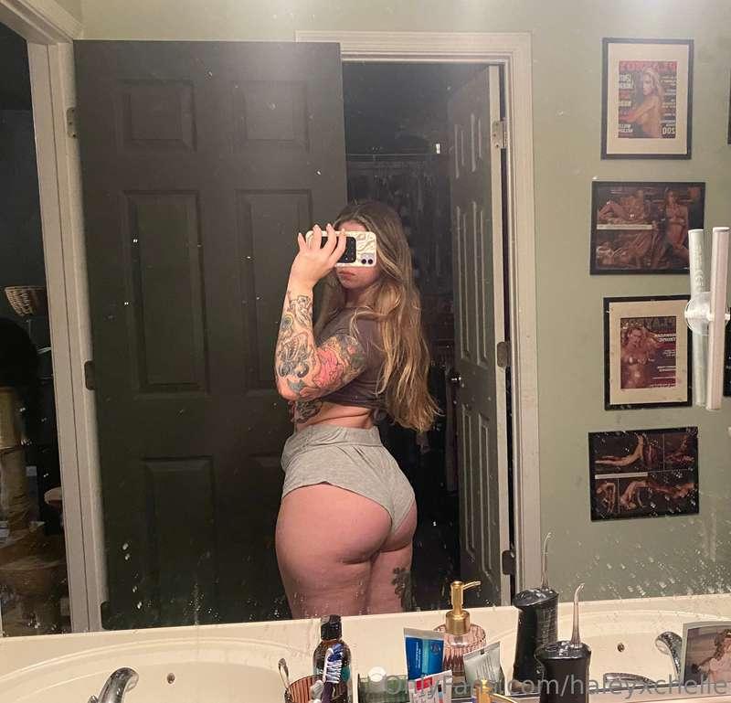 it's okay... you can say you wanna touch it 🤭👀