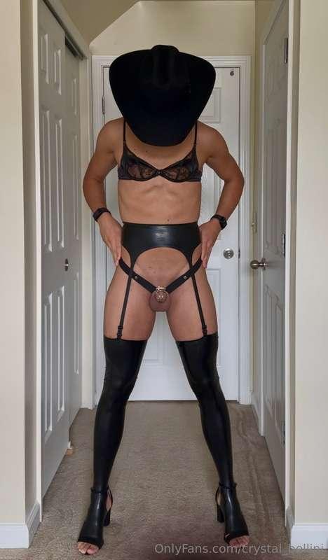 Something about latex makes me feel so sexy
