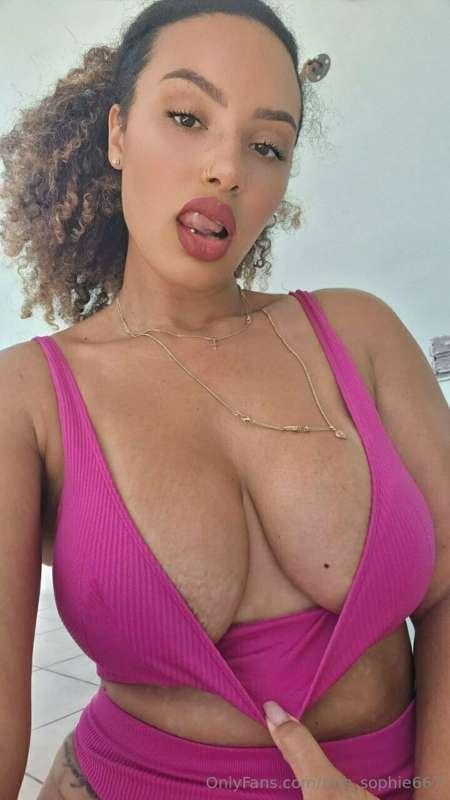 Do you know that sucking titties can reduce stress? 🤭