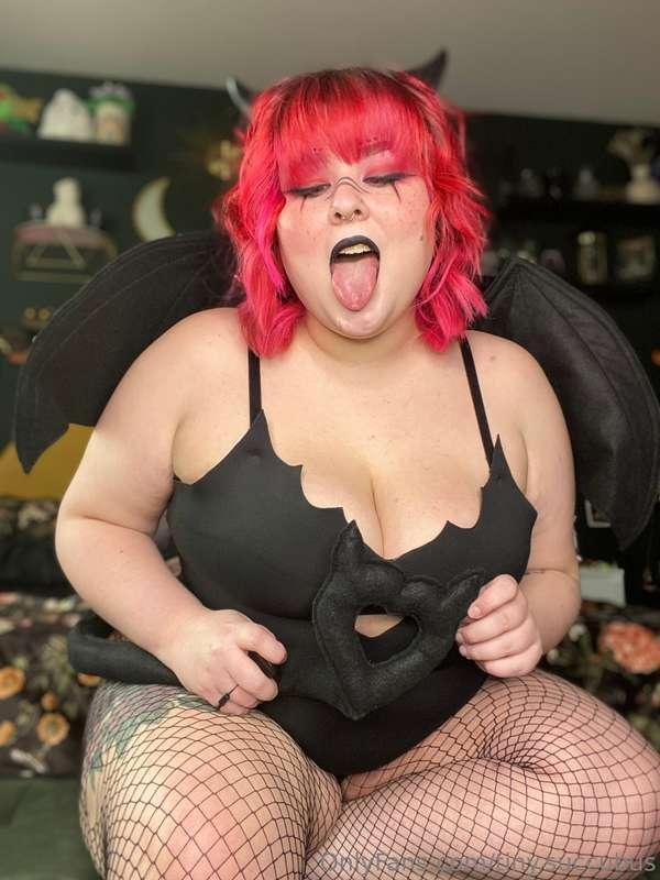tiny.succubus image #2