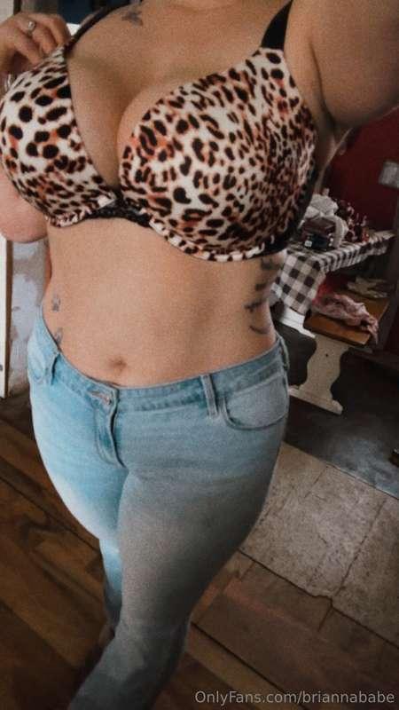 Should I get my belly button re pierced 🤔