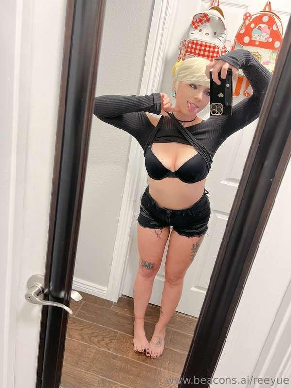 super excited that it’s cooling off and I can wear long slee..