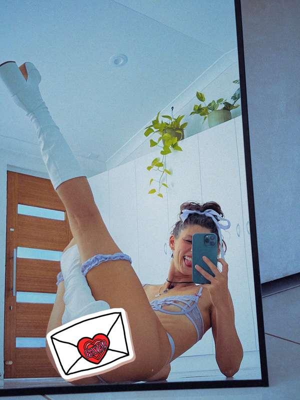 ma fav part of this picture now-a-days is my thriving plant ..
