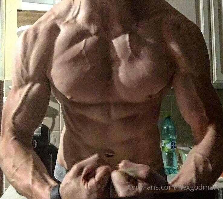 Your shredded god had crazy pump😈