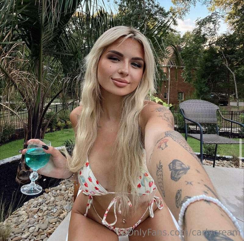 Can I Serve You Drinks Like This Daddy With My Titties Out?💝..