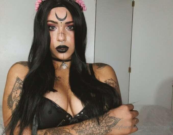 raveenwitch image #1
